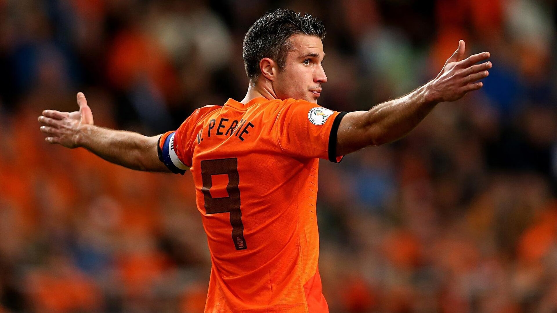 体育博彩导航-保罗乔治抢篮板受伤退出比赛